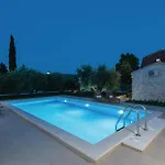Three-bedroom In Holiday home