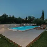 Holiday home Three-bedroom In Loviste