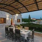 Three-bedroom In * Loviste