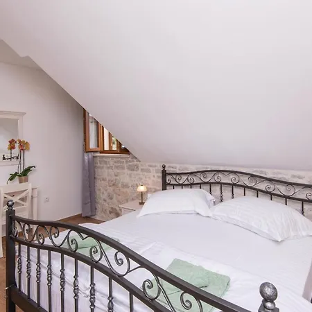 Three-bedroom In * Loviste