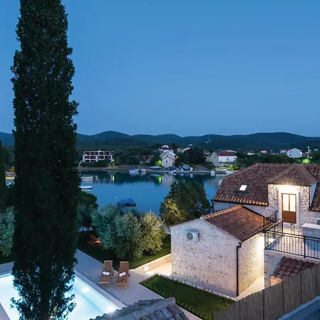 Holiday home Three-bedroom In