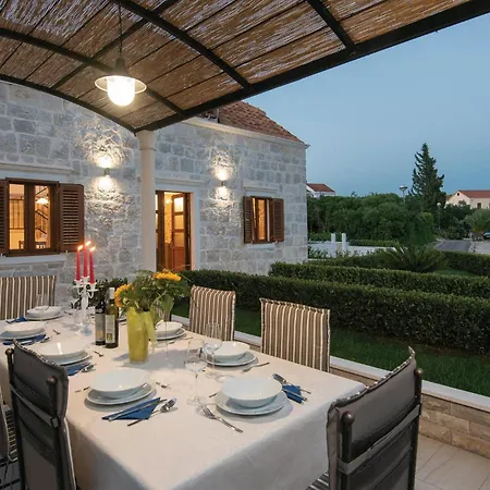 Vakantiehuis Three-bedroom In