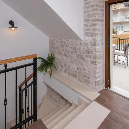 Three-bedroom In * Loviste