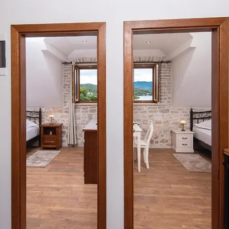 Three-bedroom In بيت للعطل *