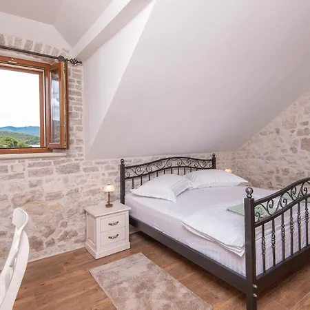 Three-bedroom In בית נופש לוביסטה