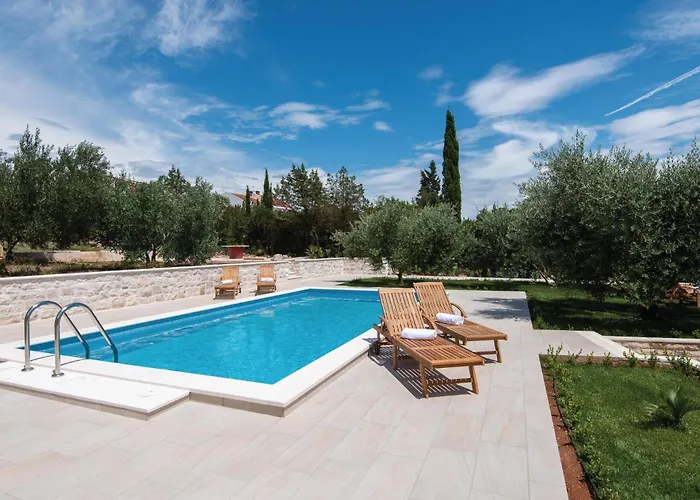 Three-bedroom In Hébergement de vacances *