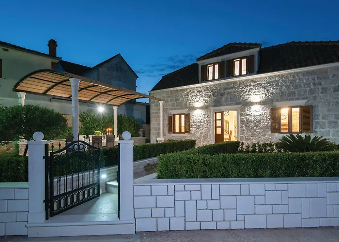 Three-bedroom In Hébergement de vacances