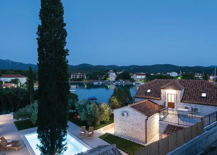 Hébergement de vacances Three-bedroom In